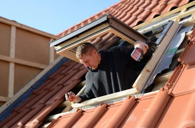 Pose de fenêtres de toit Velux à Cornil